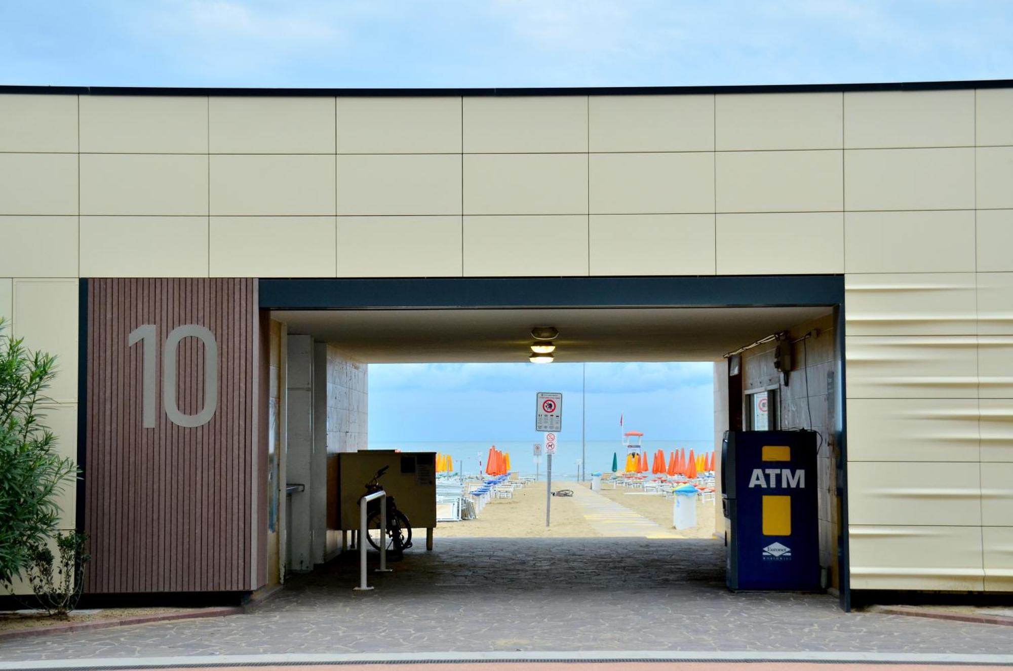 Hotel Etna Lignano Sabbiadoro Dış mekan fotoğraf