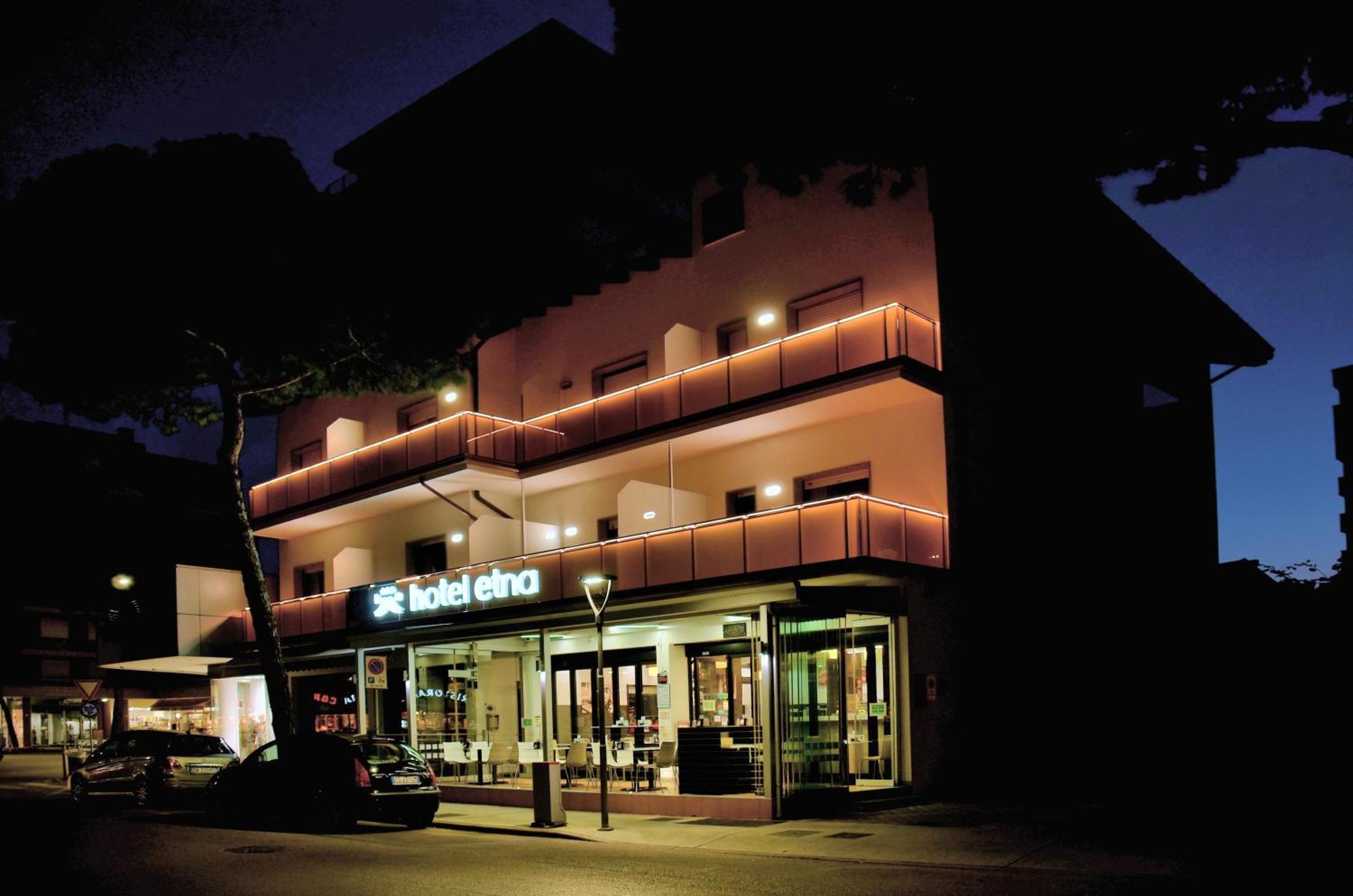 Hotel Etna Lignano Sabbiadoro Dış mekan fotoğraf