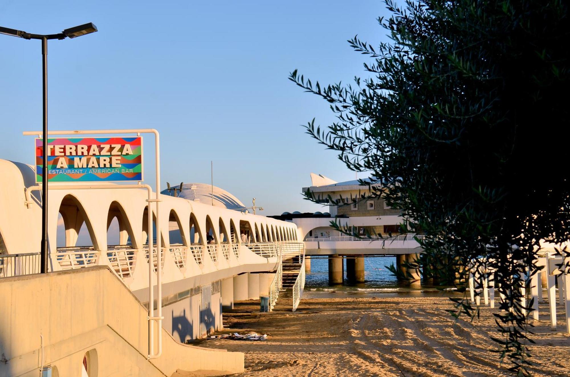 Hotel Etna Lignano Sabbiadoro Dış mekan fotoğraf