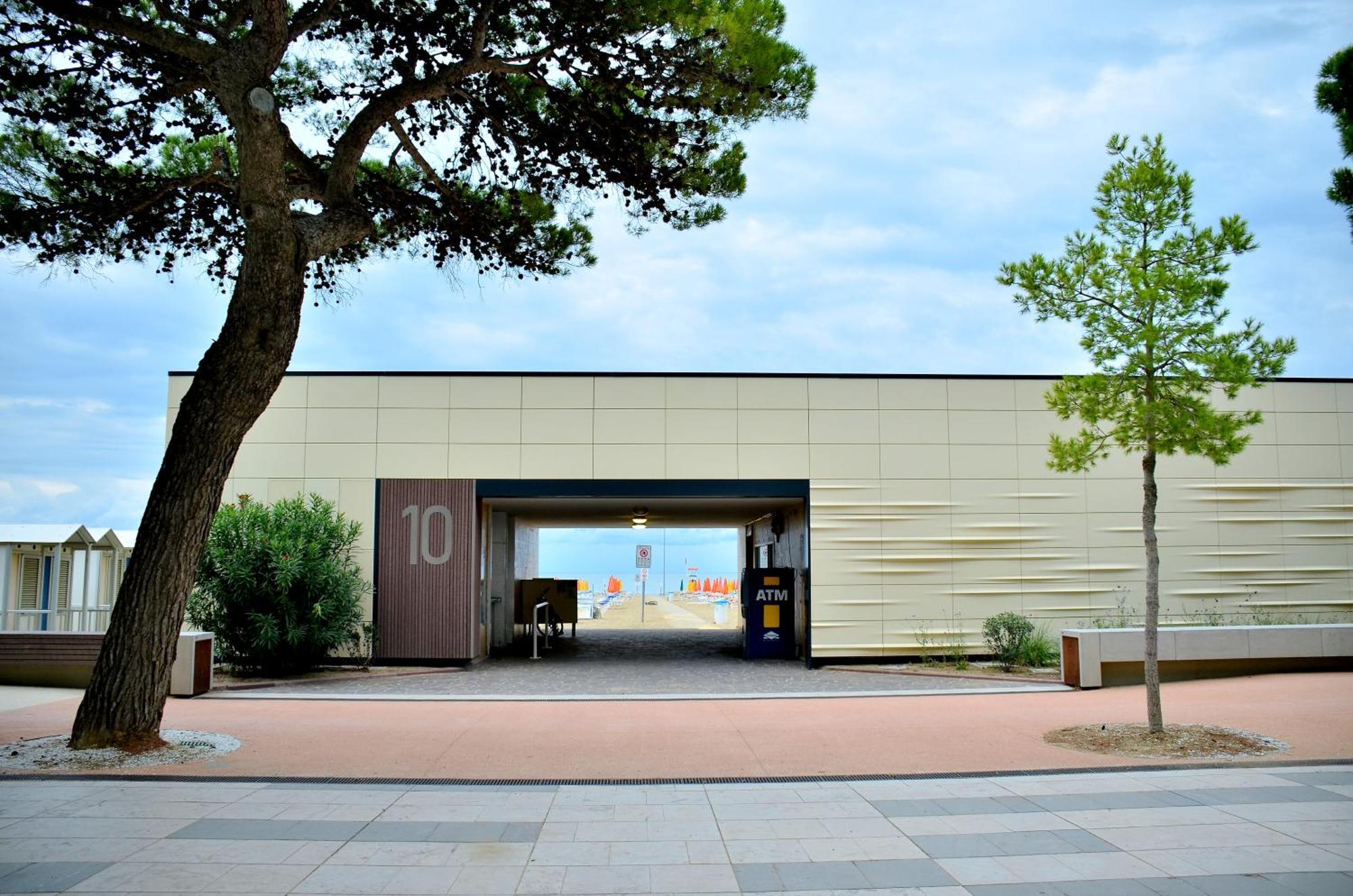 Hotel Etna Lignano Sabbiadoro Dış mekan fotoğraf