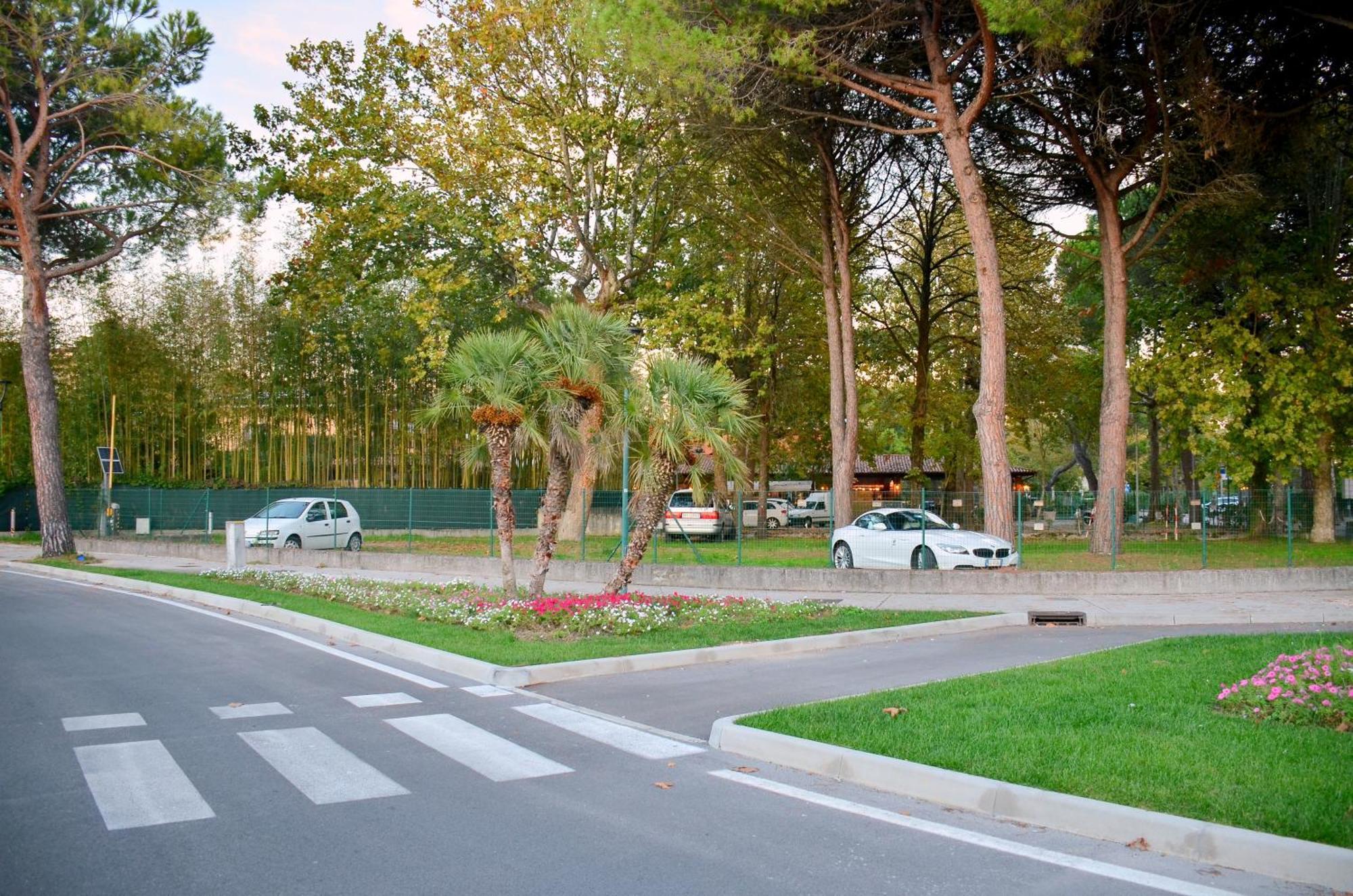 Hotel Etna Lignano Sabbiadoro Dış mekan fotoğraf