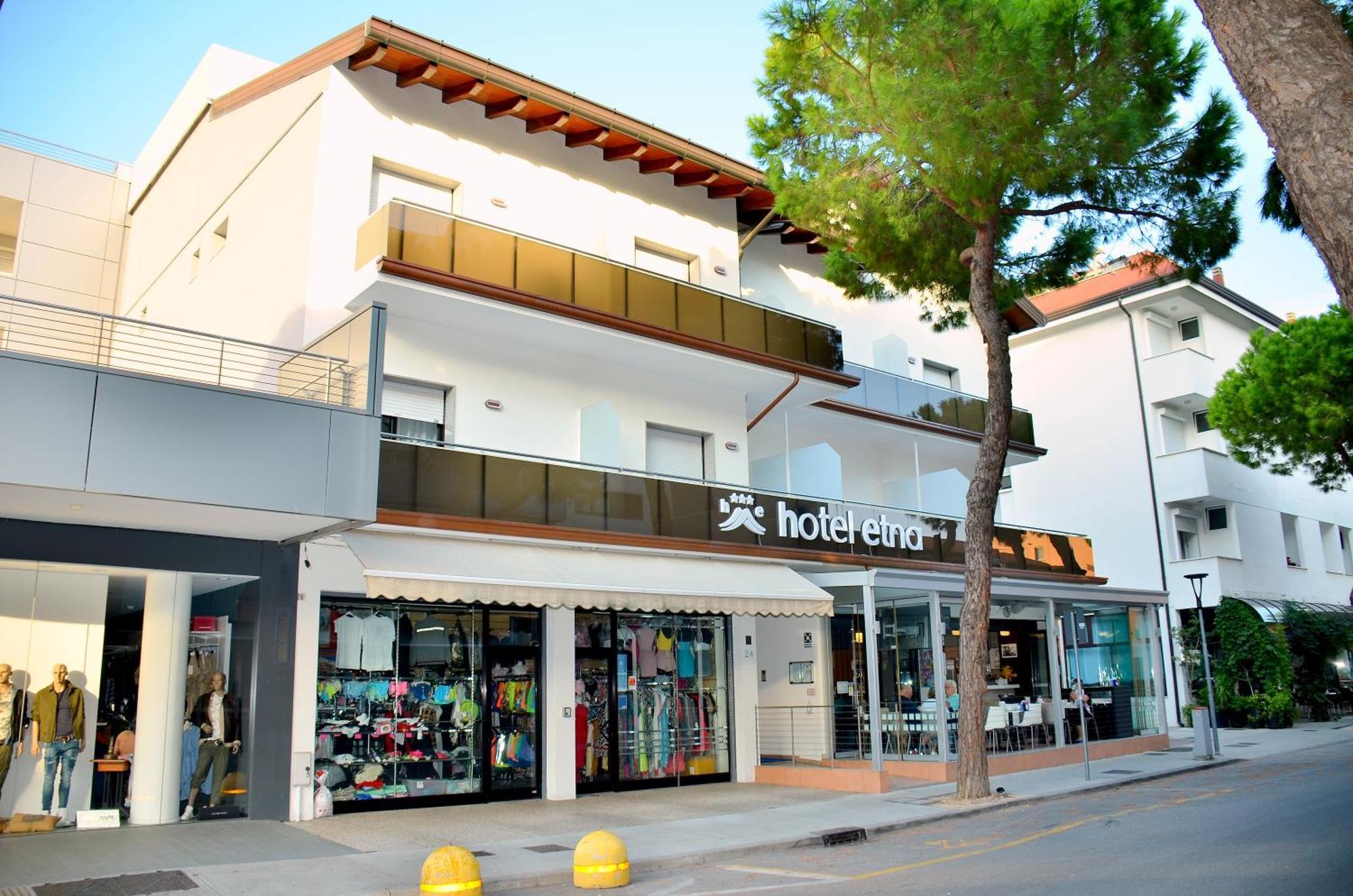 Hotel Etna Lignano Sabbiadoro Dış mekan fotoğraf