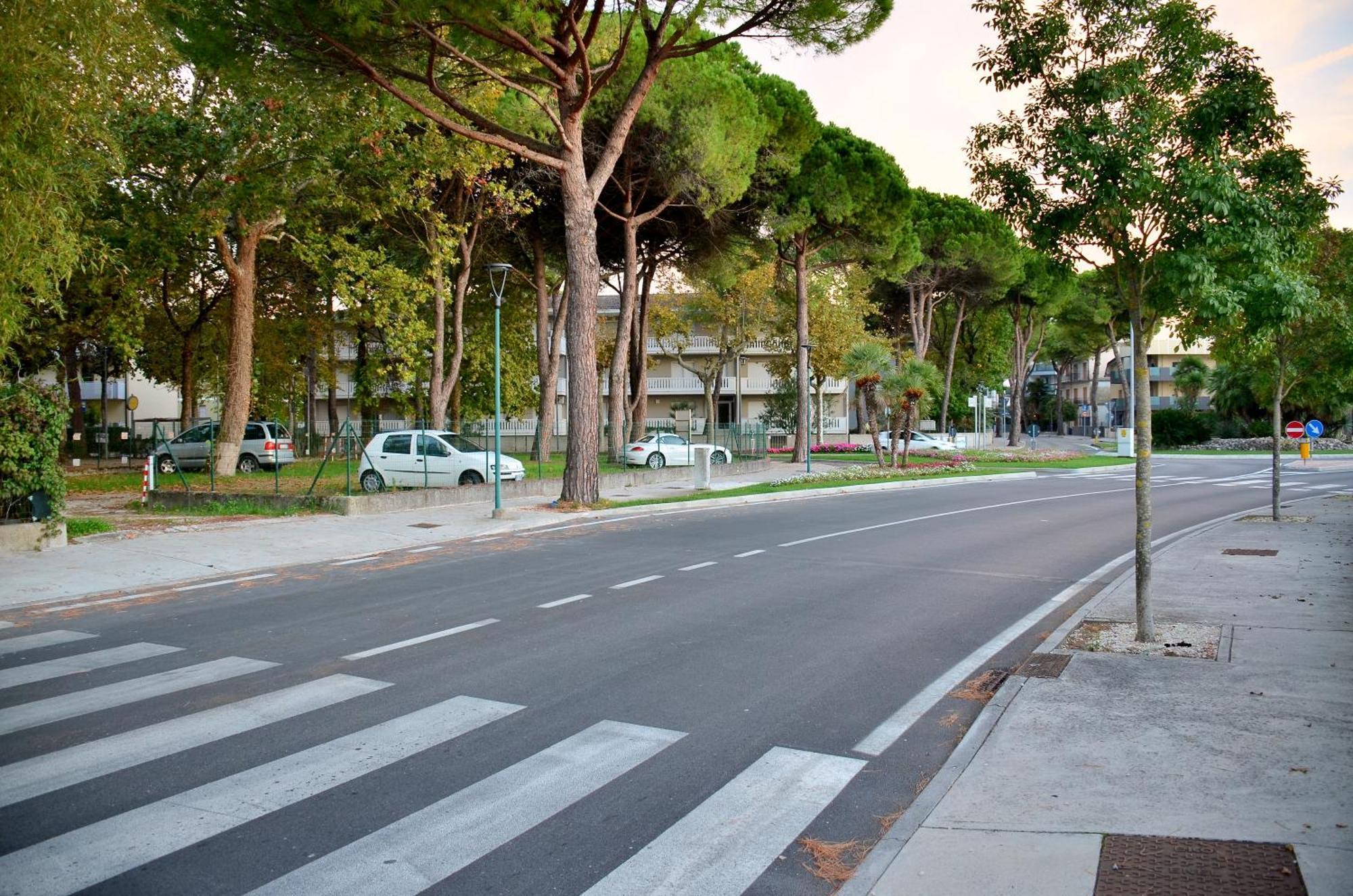 Hotel Etna Lignano Sabbiadoro Dış mekan fotoğraf