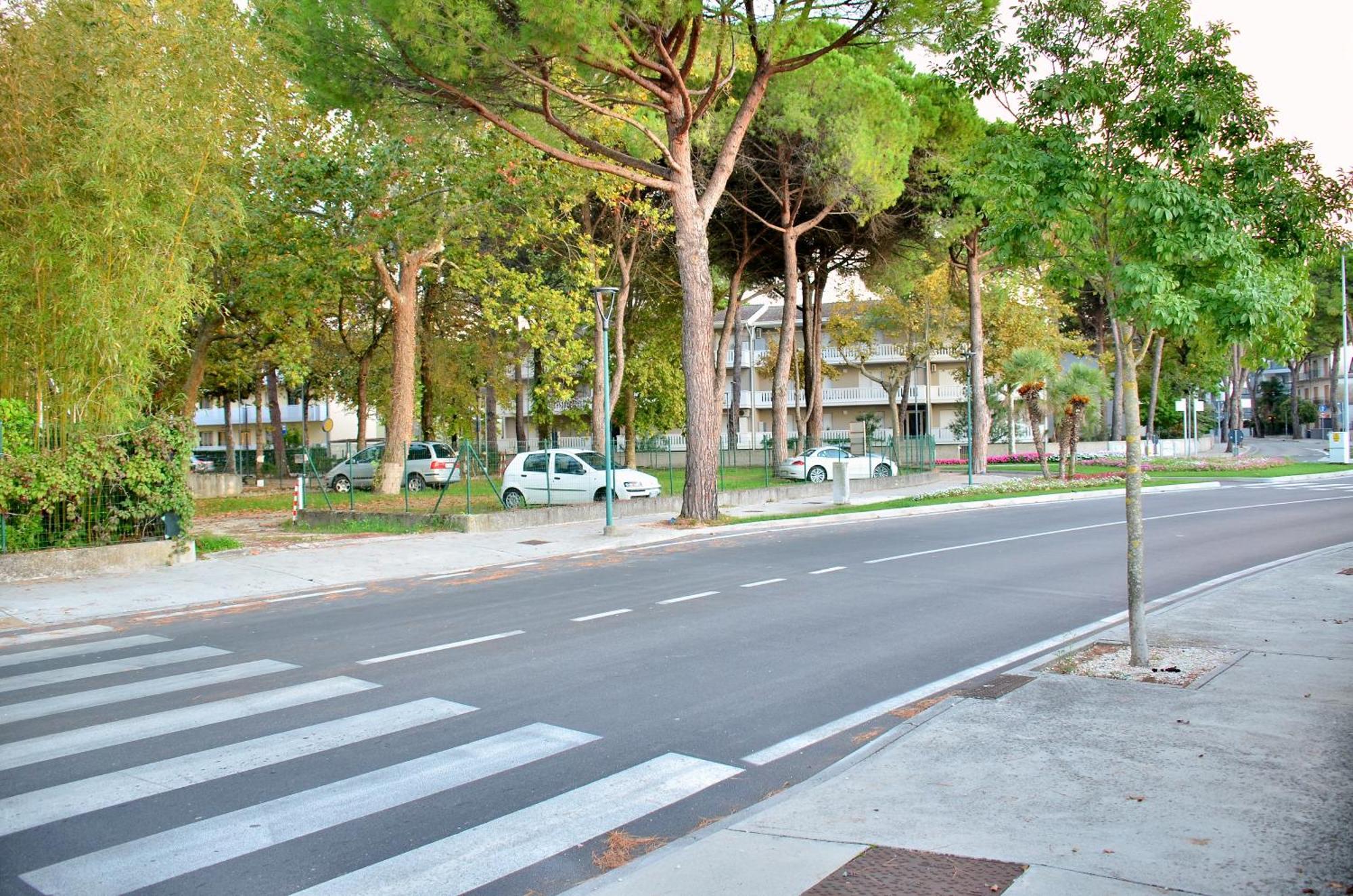 Hotel Etna Lignano Sabbiadoro Dış mekan fotoğraf