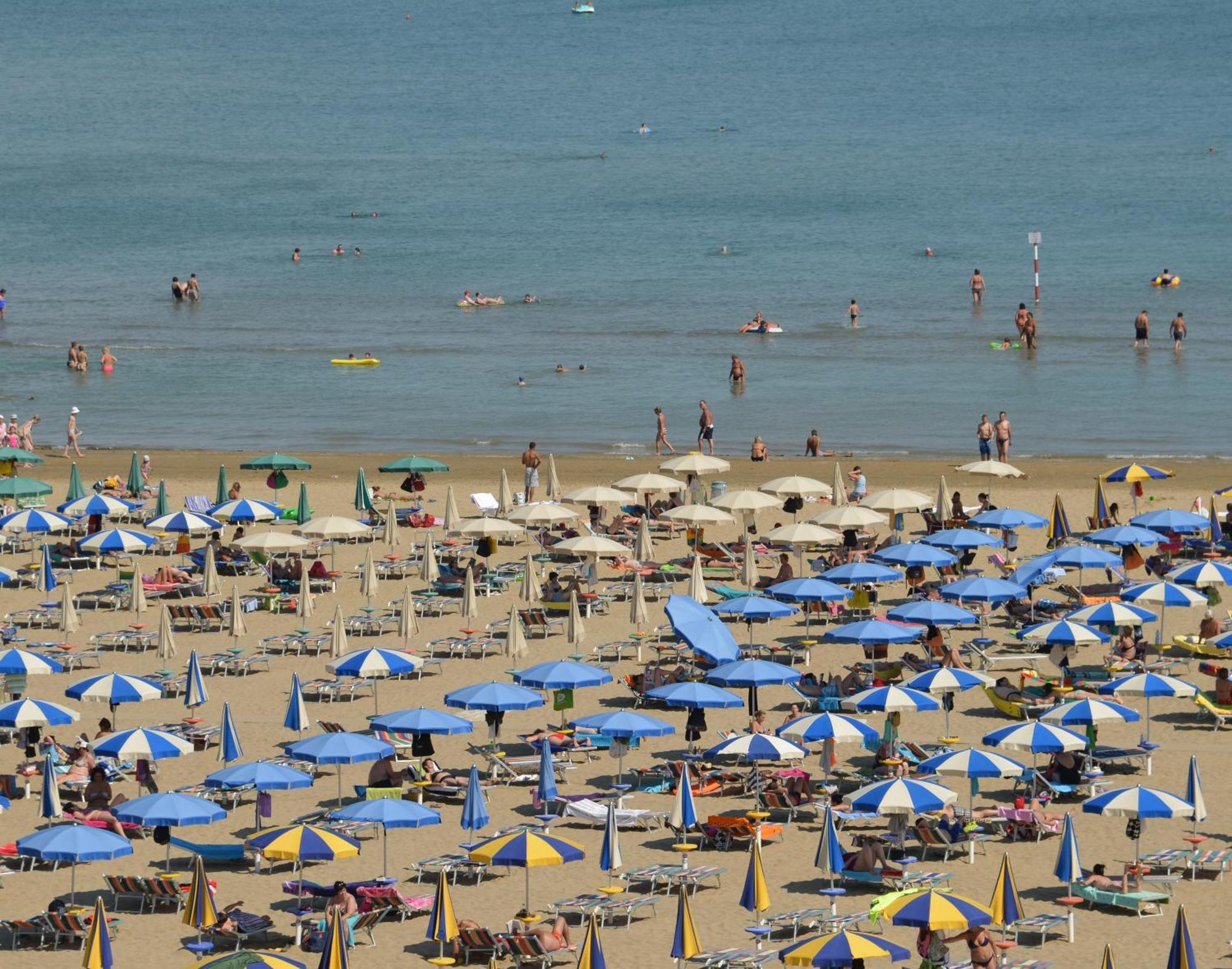 Hotel Etna Lignano Sabbiadoro Dış mekan fotoğraf